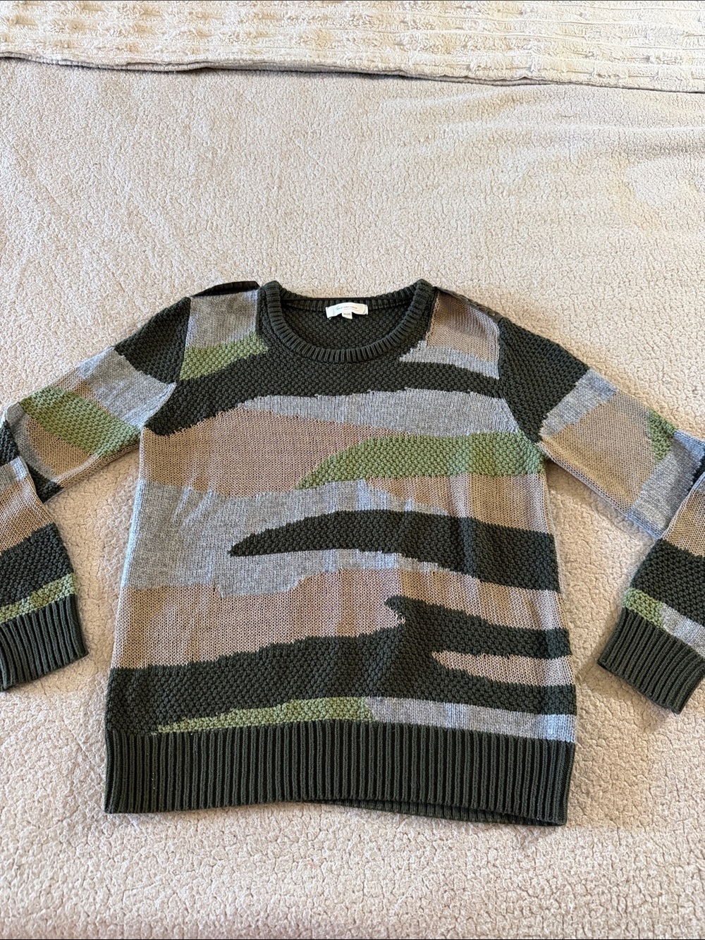 Two by Vince Camuto Olive, Gray & Brown Camouflage Crewneck Sweater Size Large